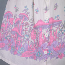 Load image into Gallery viewer, 70s WHITE AND PASTEL PINK MUSHROOM BORDER PRINT STRAPPY DAY DRESS - S
