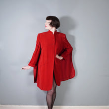 Load image into Gallery viewer, 40s QUINN MAAHS SOFT RED VELVETY STRONG SHOULDERED CAPED SWING COAT - L