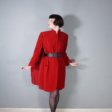 Load image into Gallery viewer, 40s QUINN MAAHS SOFT RED VELVETY STRONG SHOULDERED CAPED SWING COAT - L