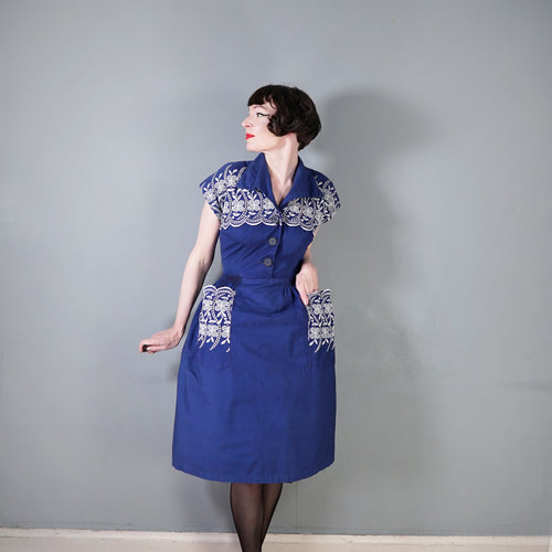 BLUE WHITE 40s / 50s COTTON DRESS WITH EMBROIDERED POCKETS AND BUST - S