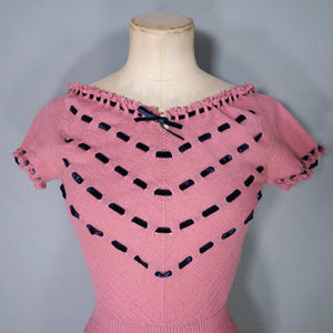 50s HANDKNITTED DUSKY PINK JUMPER WITH VELVET RIBBONS - XS