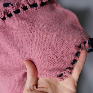 50s HANDKNITTED DUSKY PINK JUMPER WITH VELVET RIBBONS - XS