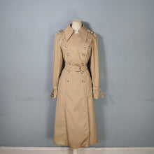 Load image into Gallery viewer, 70s "FOX RUN" BEIGE BELTED LONG AUTUMN TRENCH COAT / MAC - S-M