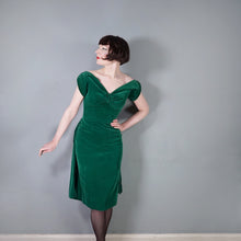 Load image into Gallery viewer, 50s FITTED OFF SHOULDER GREEN VELVET COCKTAIL DRESS WITH BACK DRAPE - S