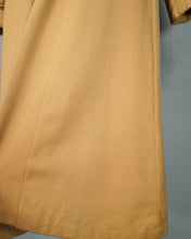 Load image into Gallery viewer, 40s "FERNPROOF" CAMEL COLOURED WOOL TRENCH STYLE COAT - S-M
