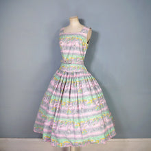 Load image into Gallery viewer, 50s PINK AND GREEN NOVELTY VICTORIAN STREET SCENES FULL SKIRTED DRESS - S