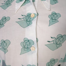 Load image into Gallery viewer, 70s GREEN AND WHITE SEMI SHEER ART DECO LADY FACE PRINT NOVELTY SHIRT - S