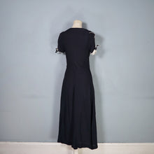 Load image into Gallery viewer, 70s UNLABELED BUS STOP BLACK AND WHITE CREPE MAXI DRESS - XS