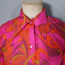Load image into Gallery viewer, 60s 70s PSYCHEDELIC FLORAL PRINT BRIGHT ORANGE AND PINK SHIRT / BLOUSE - XS-S
