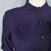 Load image into Gallery viewer, 40s NAVY BLUE CREPE BLOUSE WITH ROULEAUX POCKETS - S