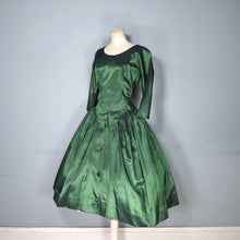 Load image into Gallery viewer, 50s SHIMMERING METALLIC EMERALD GREEN MELBRAY FULL SKIRTED PARTY DRESS - S