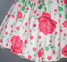 Load image into Gallery viewer, 50s 60s WHITE AND PINK ROSE FLORAL PRINT FULL SKIRT COTTON DAY DRESS - S