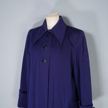 Load image into Gallery viewer, 40s BLUE WOOL SWING OVERCOAT WITH DAGGER COLLAR - M-L