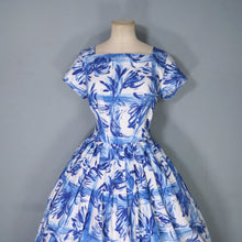 Load image into Gallery viewer, 50s PEGGY PAGE BLUE WHITE PAINTERLY FLORAL CHECK COTTON DAY DRESS - M