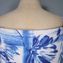 Load image into Gallery viewer, 50s PEGGY PAGE BLUE WHITE PAINTERLY FLORAL CHECK COTTON DAY DRESS - M