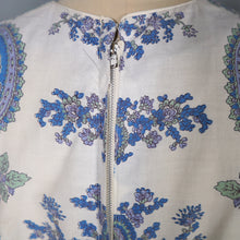 Load image into Gallery viewer, 50s 60s BLUE AND WHITE PAISLEY PRINT FULL SKIRTED COTTON DAY DRESS - XS
