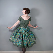 Load image into Gallery viewer, 50s VICTOR JOSSELYN BOLD GREEN PAISLEY PRINT FULL SKIRTED DRESS - S