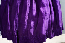 Load image into Gallery viewer, 40s 50s BEAUTIFUL PURPLE SILK VELVET PARTY DRESS WITH SPARKLY BOW - S