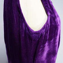 Load image into Gallery viewer, 40s 50s BEAUTIFUL PURPLE SILK VELVET PARTY DRESS WITH SPARKLY BOW - S
