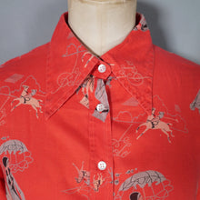 Load image into Gallery viewer, 70s ST CLAIR PARIS ART DECO LADY SPECTATOR NOVELTY PRINT SHIRT - S-M