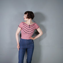 Load image into Gallery viewer, 50s HANDKNITTED DUSKY PINK JUMPER WITH VELVET RIBBONS - XS