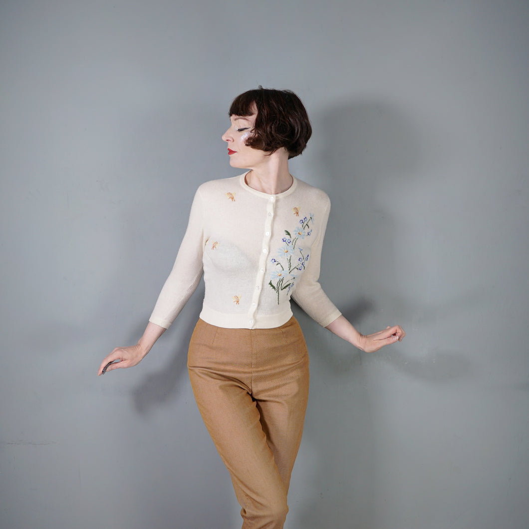 50s / 60s BALLENTYNE INTARSIA BUMBLE BEE AND FLOWER PURE CASHMERE CARDIGAN - XS-S
