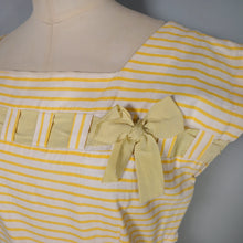 Load image into Gallery viewer, 50s YELLOW STRIPED COTTON DRESS WITH FULL SKIRT AND RIBBON BOW LATTICE - S