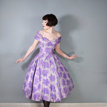 Load image into Gallery viewer, 50s 60s FRANK USHER GREY AND PURPLE FLORAL FORMAL PARTY DRESS - XS