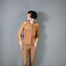 Load image into Gallery viewer, 40s SMARTEE TOGS OF TEXAS WESTERN COWBOY HAT AND GUNS SHIRT - XS-S