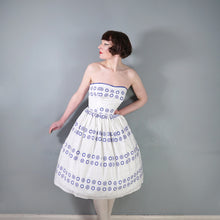 Load image into Gallery viewer, 50s STRAPLESS BLUE WHITE SHIPS WHEEL NAUTICAL PRINT SUN DRESS - XS