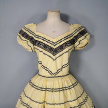 Load image into Gallery viewer, 50s YELLOW GINGHAM AND BLACK LACE FULL SKIRTED PATIO DRESS S-M