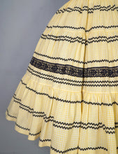 Load image into Gallery viewer, 50s YELLOW GINGHAM AND BLACK LACE FULL SKIRTED PATIO DRESS S-M