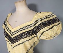 Load image into Gallery viewer, 50s YELLOW GINGHAM AND BLACK LACE FULL SKIRTED PATIO DRESS S-M