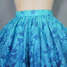 Load image into Gallery viewer, 50s FANTASTIC BLUE COTTON FULL SKIRT WITH PIK ROSE BORDER PRINT - 25.5"