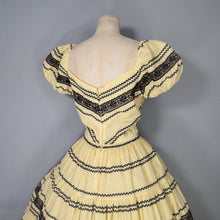 Load image into Gallery viewer, 50s YELLOW GINGHAM AND BLACK LACE FULL SKIRTED PATIO DRESS S-M