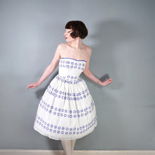 Load image into Gallery viewer, 50s STRAPLESS BLUE WHITE SHIPS WHEEL NAUTICAL PRINT SUN DRESS - XS