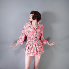 Load image into Gallery viewer, 50s PINK NOVELTY SEA HORSE PATTERN TERRY TOWELLING ROBE / BEACH JACKET - FREE SIZE