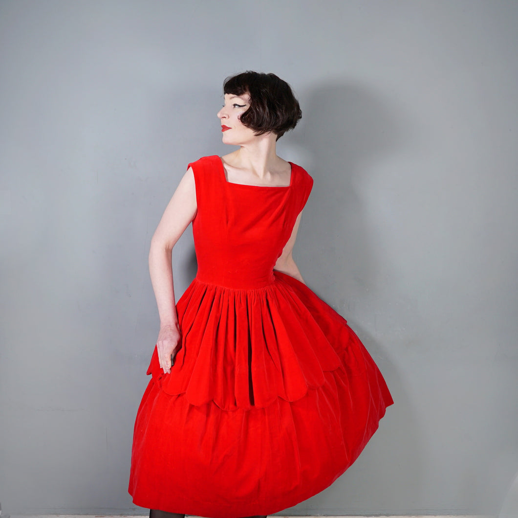 50s GLAMOUROUS BOLD RED VELVET PARTY DRESS WITH TIERED SCALLOPED FULL SKIRT - M