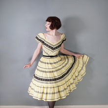 Load image into Gallery viewer, 50s YELLOW GINGHAM AND BLACK LACE FULL SKIRTED PATIO DRESS S-M