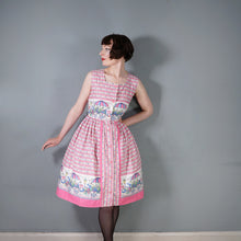 Load image into Gallery viewer, 50s NOVELTY PRINT PINK FLOWER VENDORS FULL SKIRTED DRESS - S