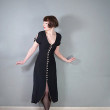 Load image into Gallery viewer, 70s UNLABELED BUS STOP BLACK AND WHITE CREPE MAXI DRESS - XS