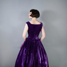 Load image into Gallery viewer, 40s 50s BEAUTIFUL PURPLE SILK VELVET PARTY DRESS WITH SPARKLY BOW - S