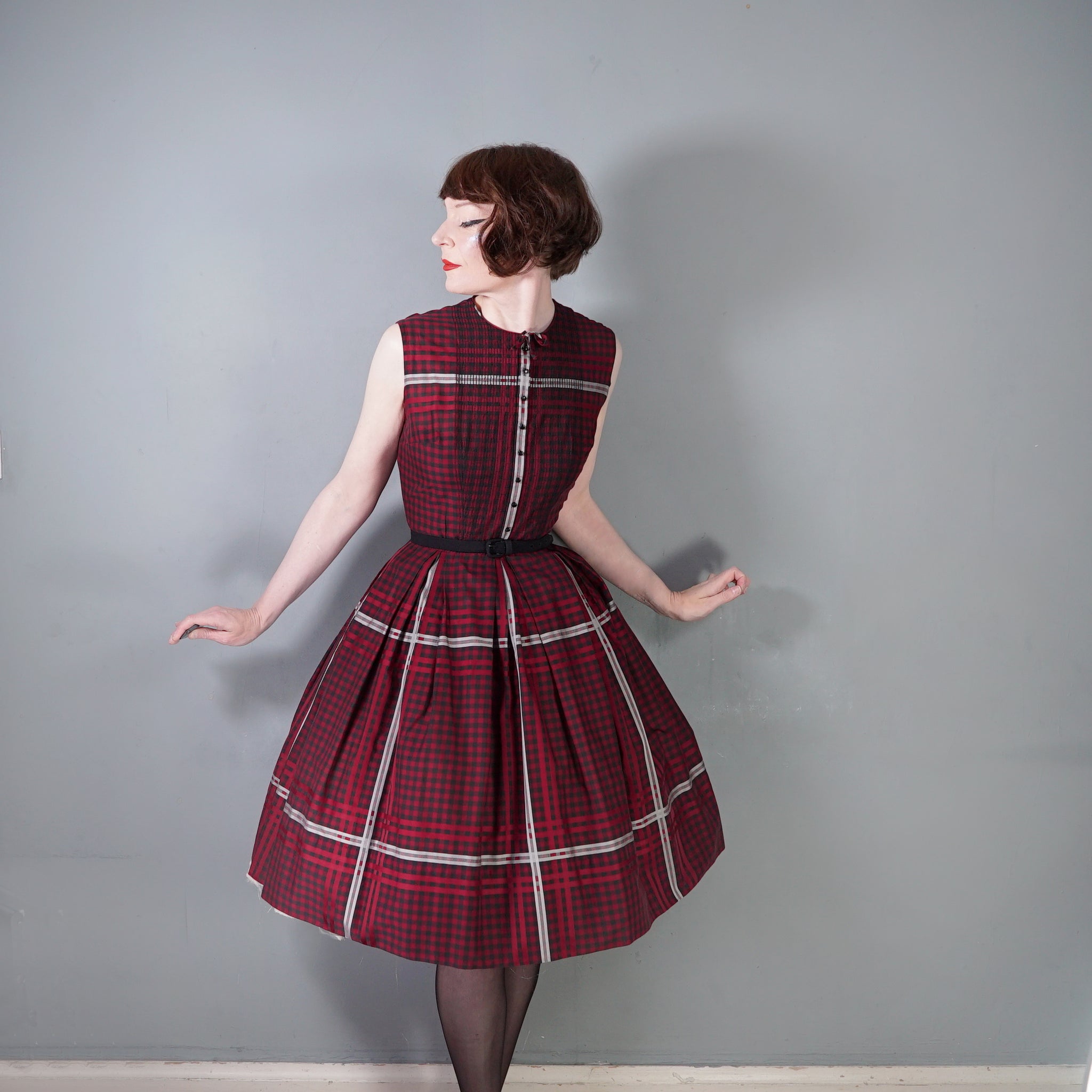 50s 60s l'AIGLON DARK RED AND BLACK CHECKED FULL SKIRTED DAY DRESS - M ...