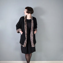 Load image into Gallery viewer, 50s REVERSIBLE LEOPARD PRINT AND BLACK SWING COAT - M