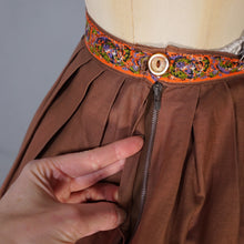 Load image into Gallery viewer, 50s JOHN WOLF NOVELTY BORDER PRINT KNITTING BASKET FULL COTTON SKIRT - 27&quot;