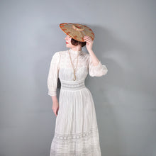Load image into Gallery viewer, 50s STRAW PLATTER HOLIDAY / SUMMER SUN HAT WITH RIBBON EMBROIDERY