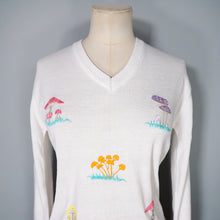 Load image into Gallery viewer, 70s TIGIWEAR WHITE FINE ACRYLIC KNIT JUMPER WITH EMBROIDERED MUSHROOMS - M