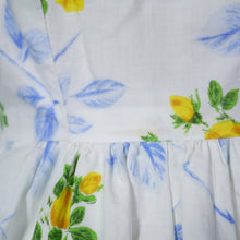 Load image into Gallery viewer, HANDMADE 50s COTTON DAY DRESS IN SUMMERY YELLOW ROSE FLORAL PRINT - S