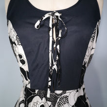 Load image into Gallery viewer, 70s BLACK AND WHITE BOLD PSYCHEDELIC LADY FACE PRINT DRESS - XS-S