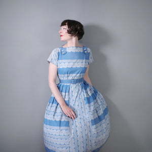 50s BLUE WHITE PRINTED COTTON DRESS WITH BALL BUTTONS - M-L